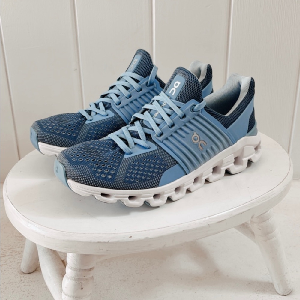 On Cloud Cloudswift Women’s Blue Running Shoes Like New Size 7